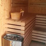Проживание в семье Exotic Kryty Basen