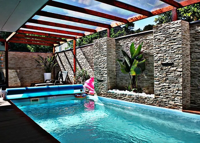 Exotic Kryty Basen Δωμάτια σε οικογενειακή κατοικία